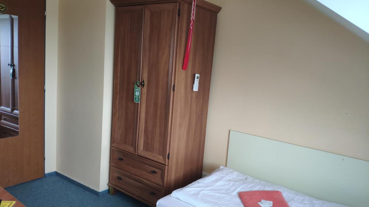 Pension & Restaurant Silma With Wellness Rychvald Ngoại thất bức ảnh