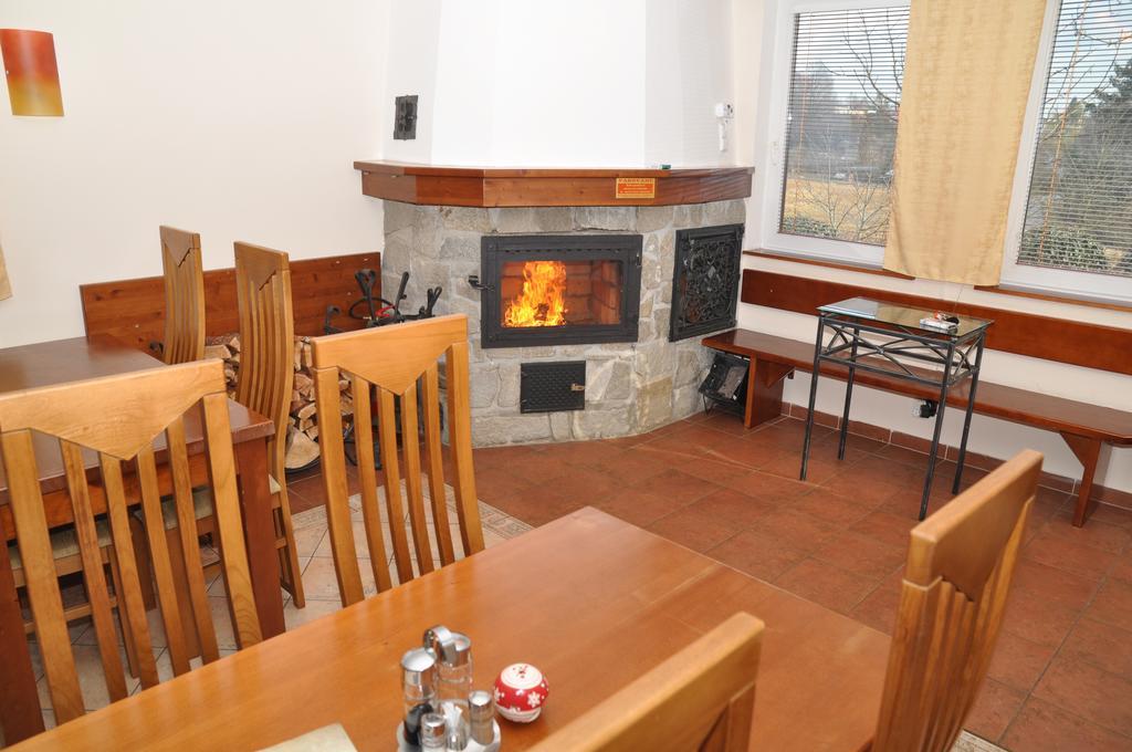 Pension & Restaurant Silma With Wellness Rychvald Ngoại thất bức ảnh